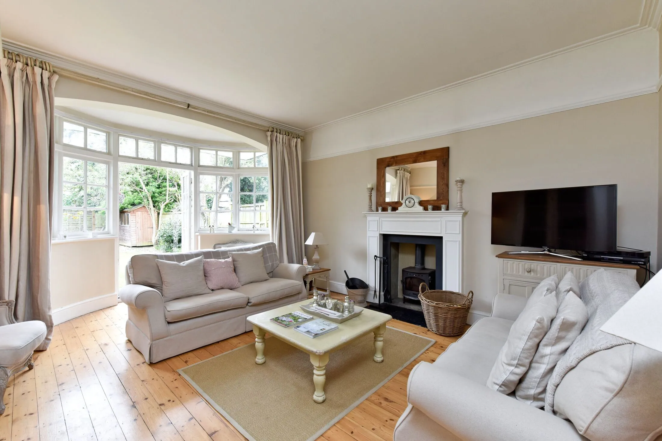 Flat Briarwood Road in Greater London