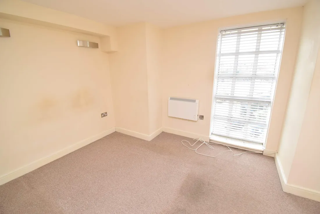 Flat Clarence Place in Newport