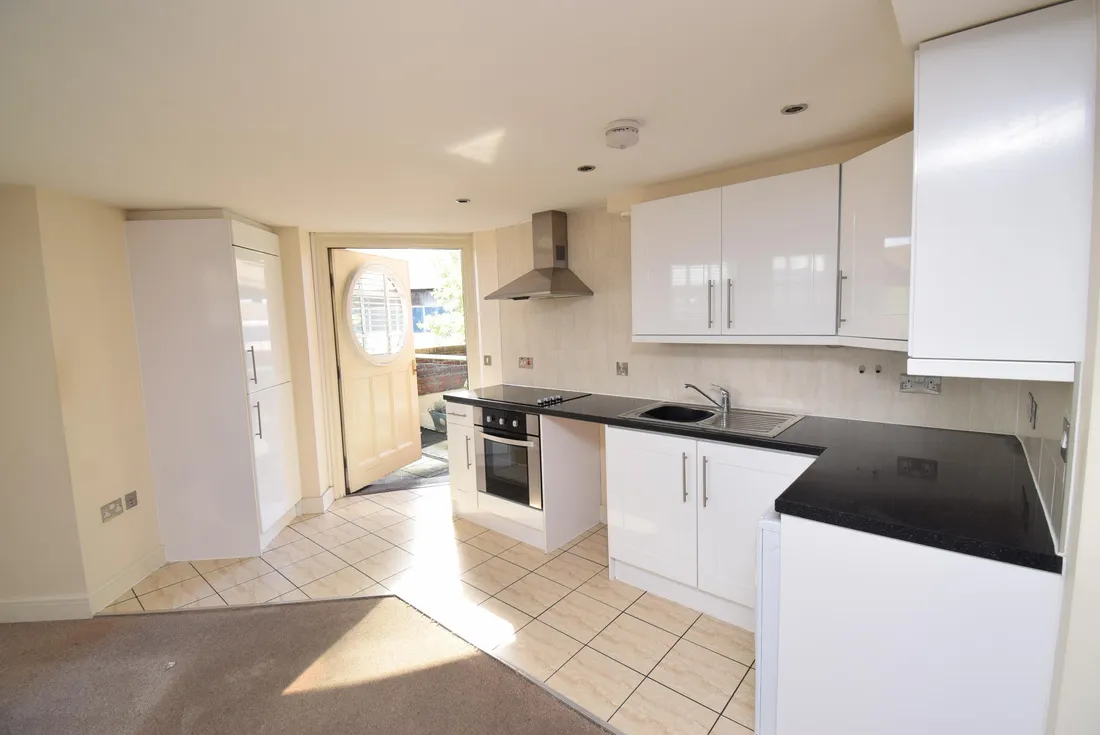Flat Clarence Place in Newport