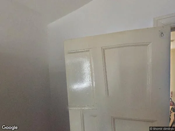 Flat Finchley Road in Greater London