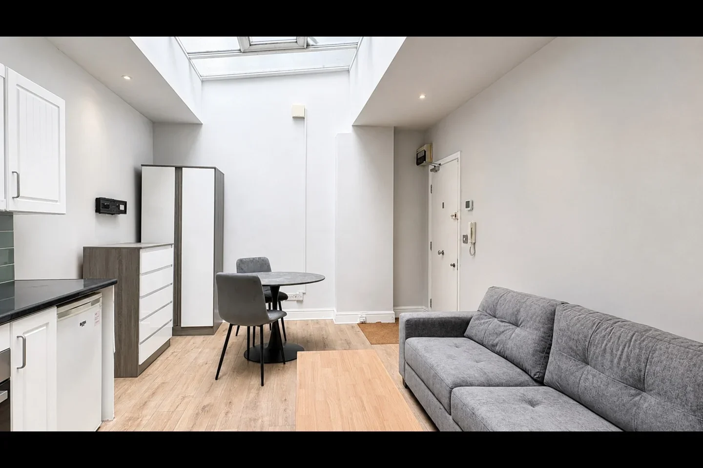 Flat Southwell Gardens in Greater London