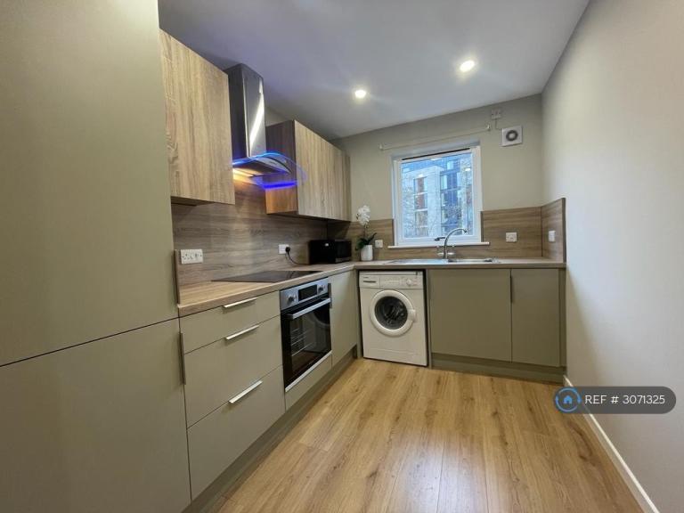 Flat Parkside Terrace in City of Edinburgh