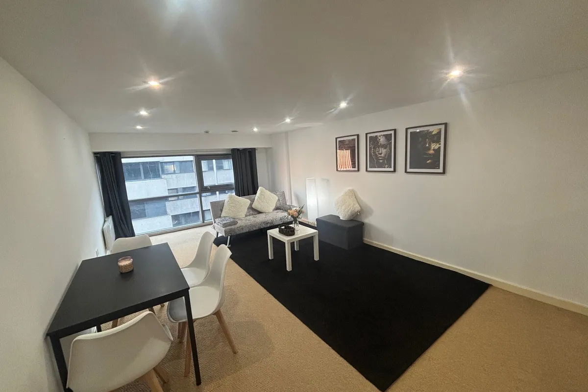 Flat Beckhampton Street in Swindon