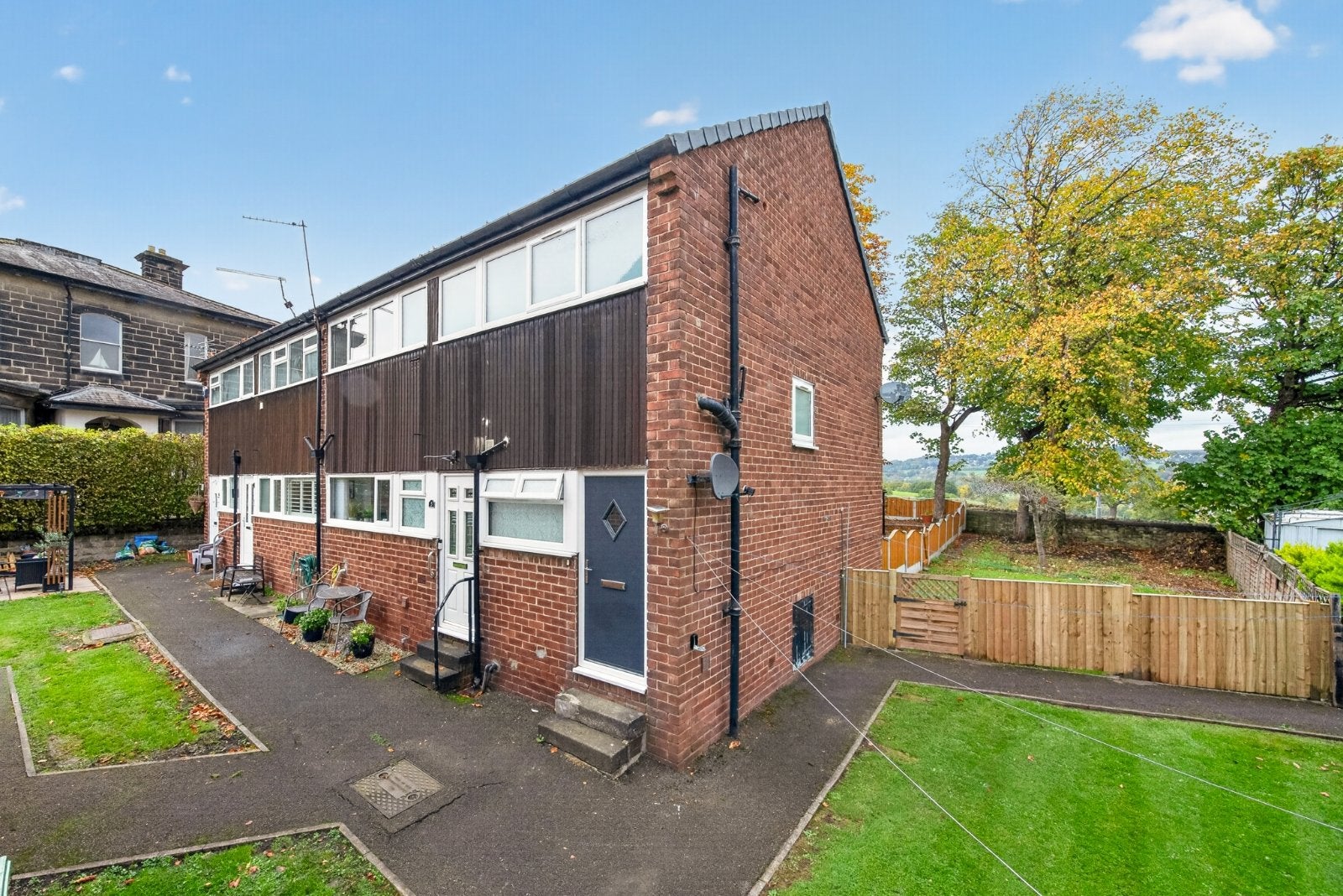 Flat Brookfield Court in Leeds