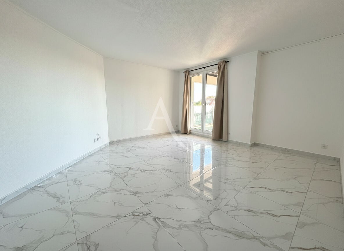 Flat Avenue Félix Gouin in Istres
