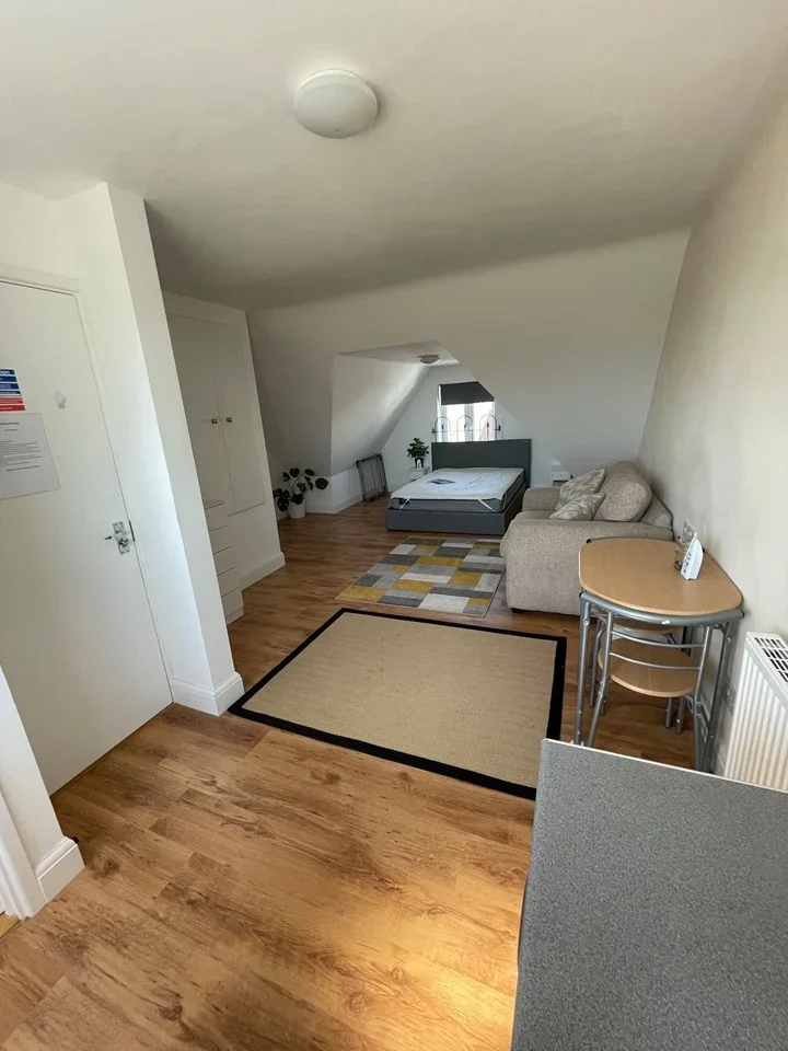 Room London Road in Swanley