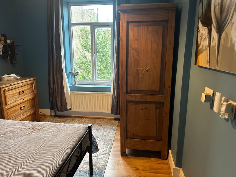 Room Grove Road in Greater London
