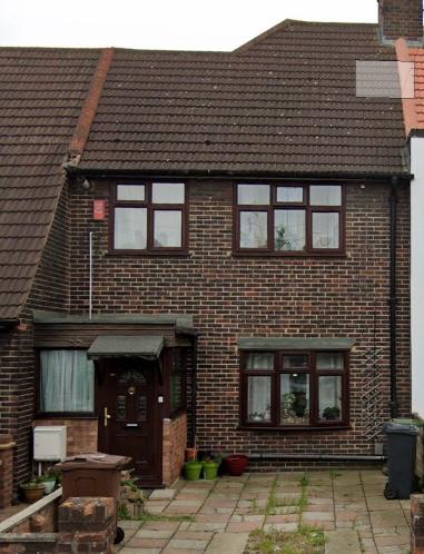 House Porters Avenue in Greater London