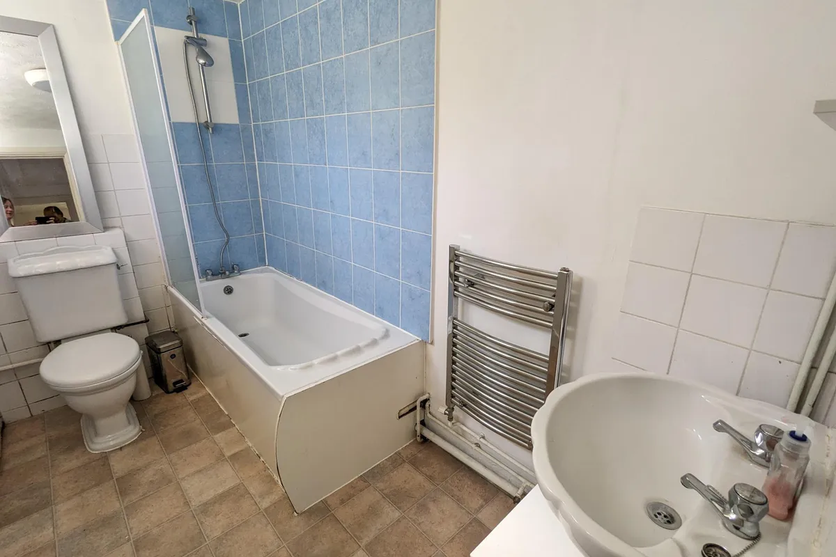 Room Earlham Road in Norwich