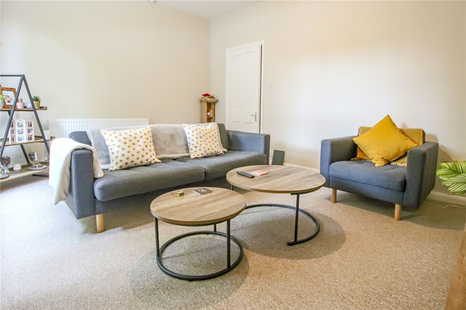 Flat Silwood Road in Sunningdale