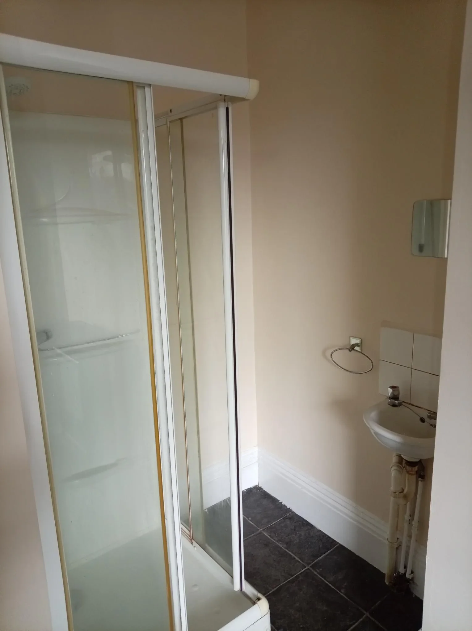 Flat Balmoral Place in Calderdale