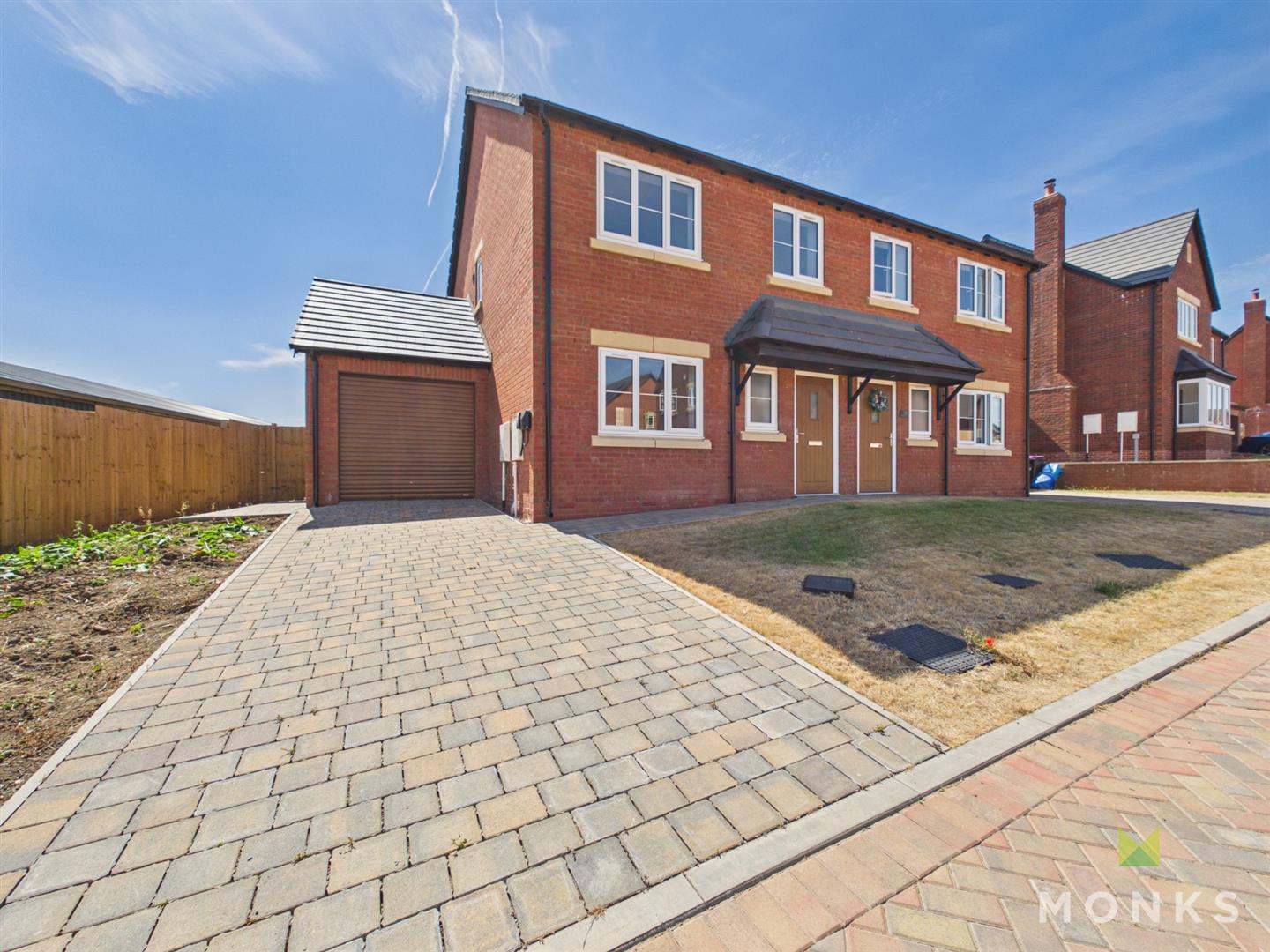 House Kingfisher Way in Morda