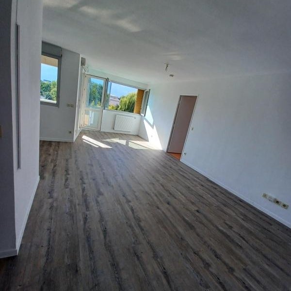 Flat Rue Georges Prieto in Saint-Martin-d'Hères
