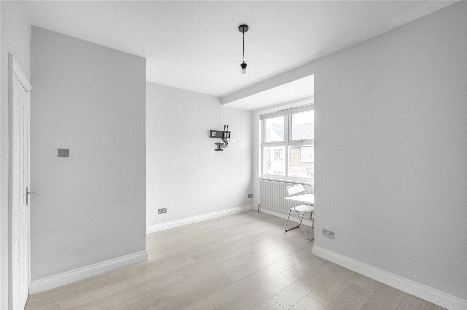Flat Derinton Road in Greater London