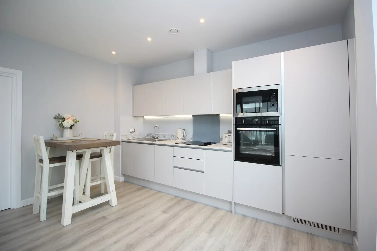 Flat Radford Way in Billericay