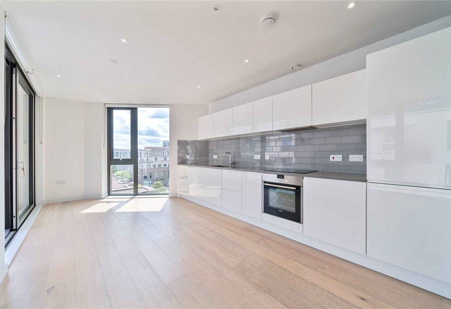 Flat Starboard Way in Greater London