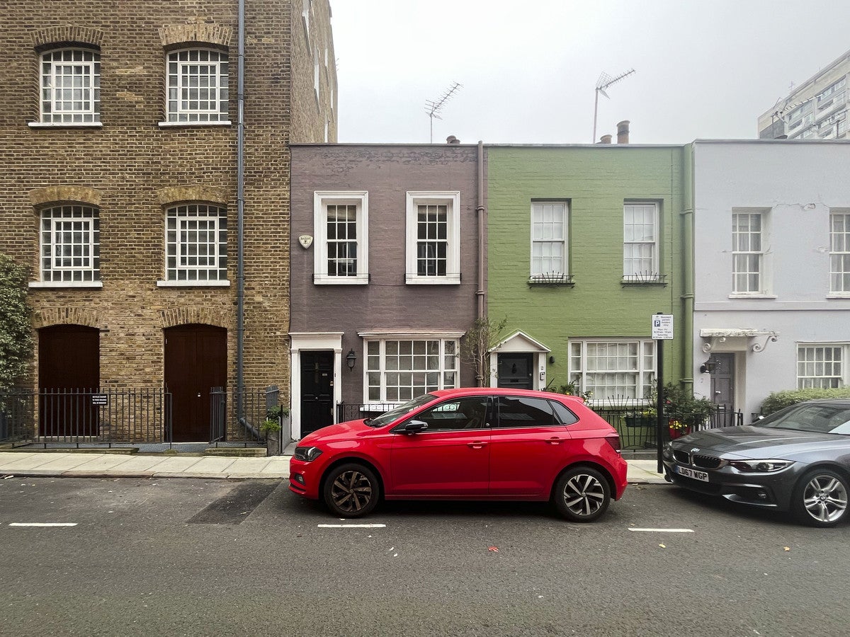Flat Uxbridge Street in Greater London