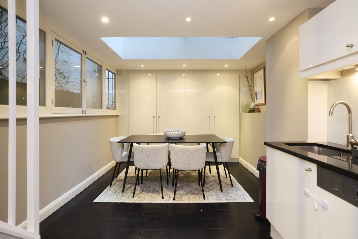Flat Uxbridge Street in Greater London