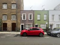 House Uxbridge Street in Greater London