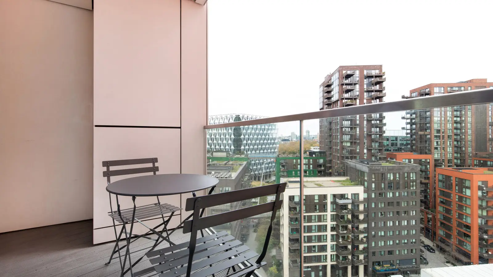 Flat Wyvil Road in Greater London