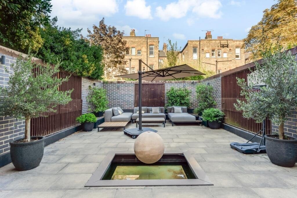 House Primrose Gardens in Greater London