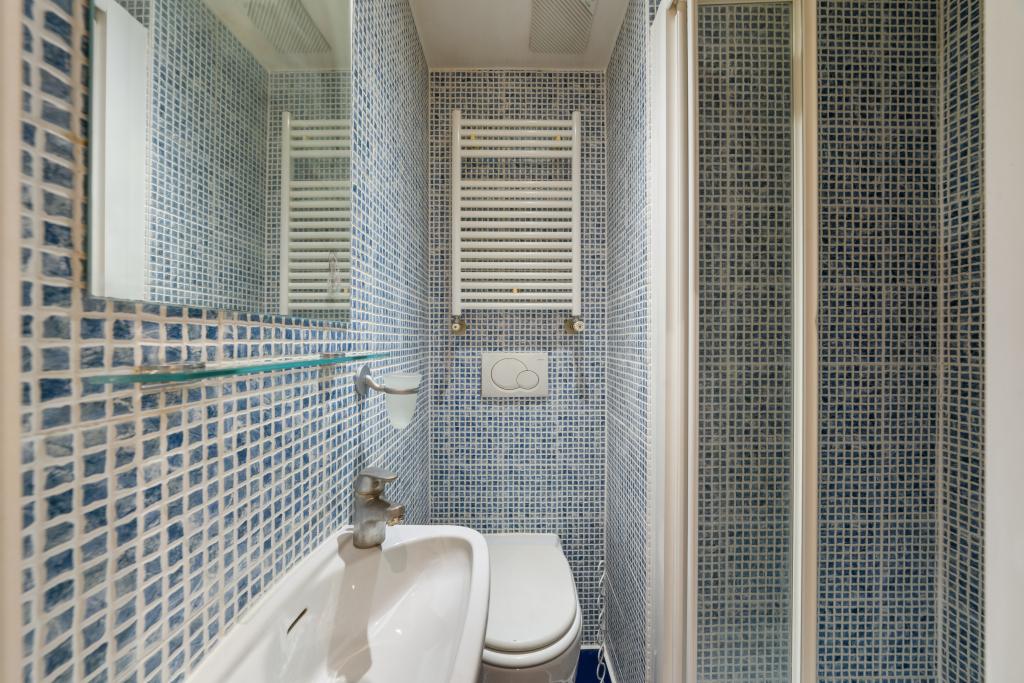 Flat Fairholme Road in Greater London