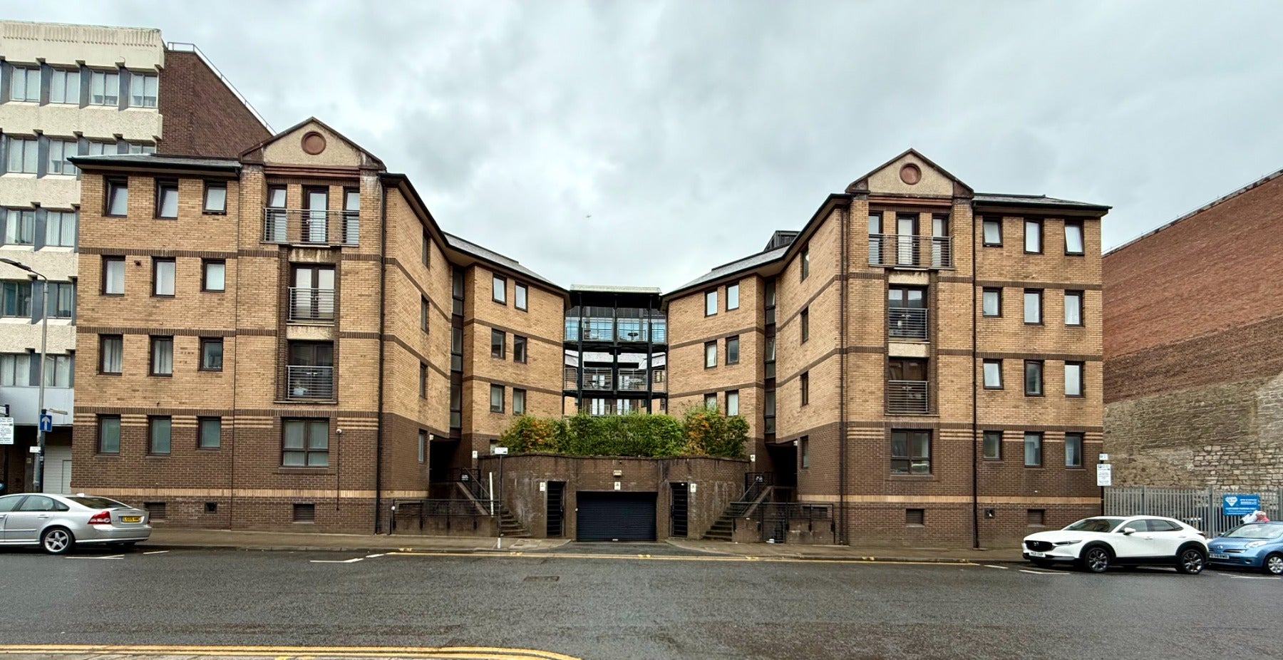 Flat Argyle Street in Glasgow