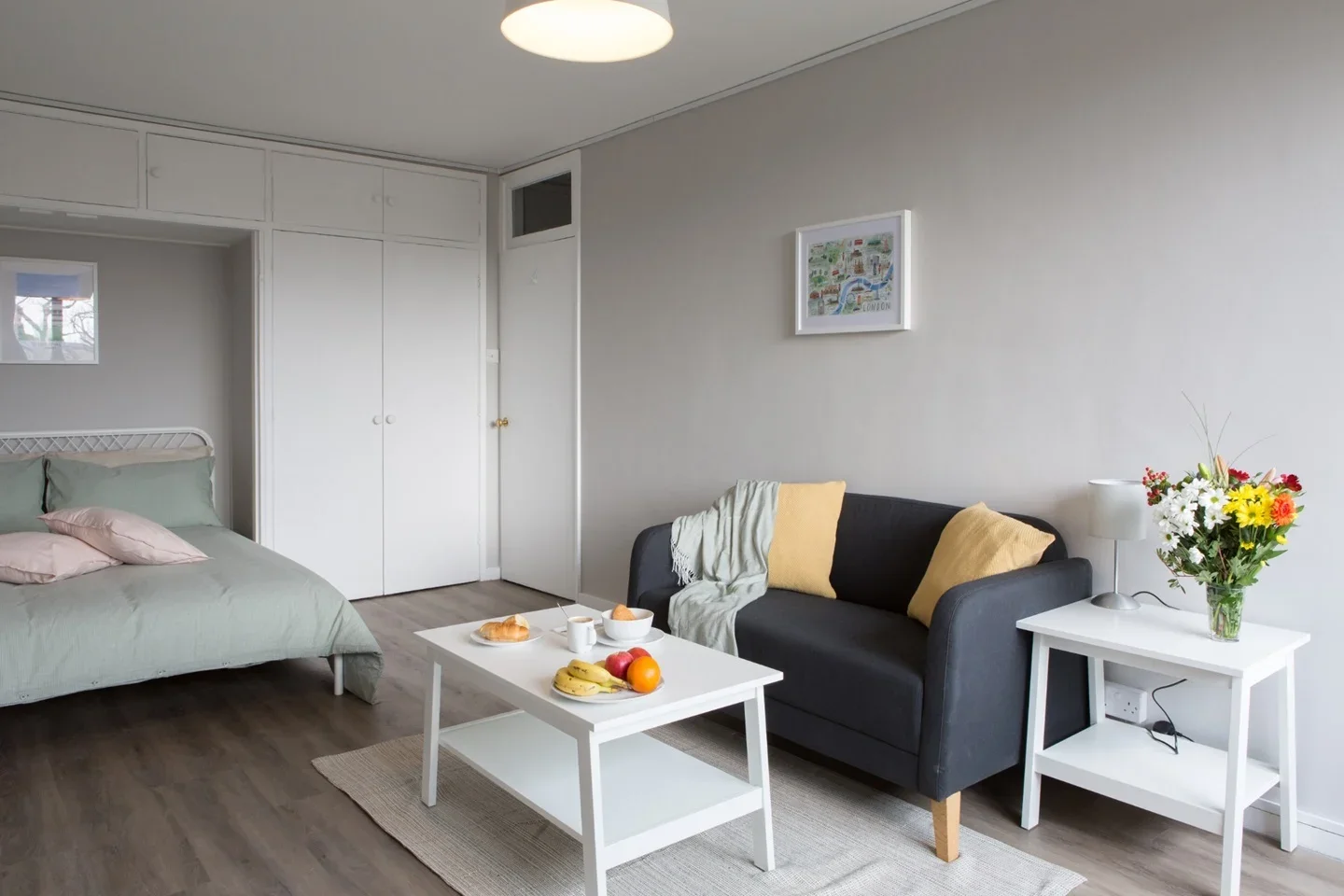 Flat Harleyford Street in Greater London