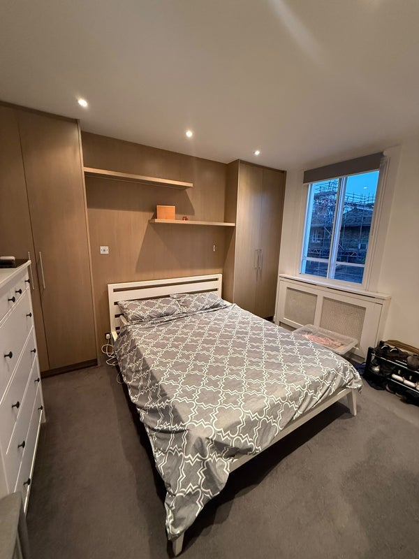 Flat Fernshaw Road in Greater London