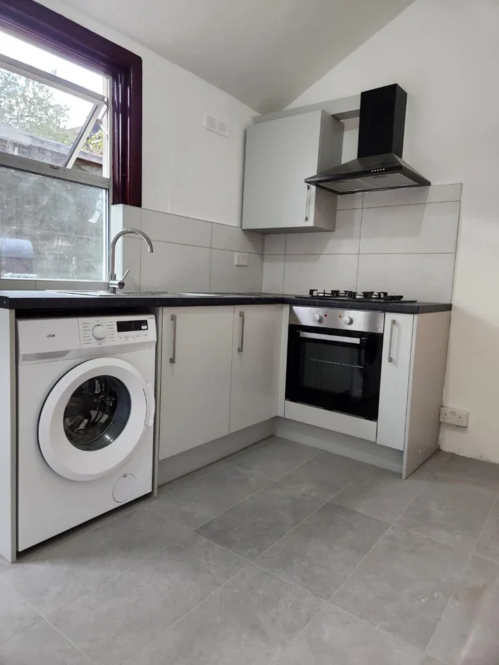 Flat High Road Leytonstone in Greater London