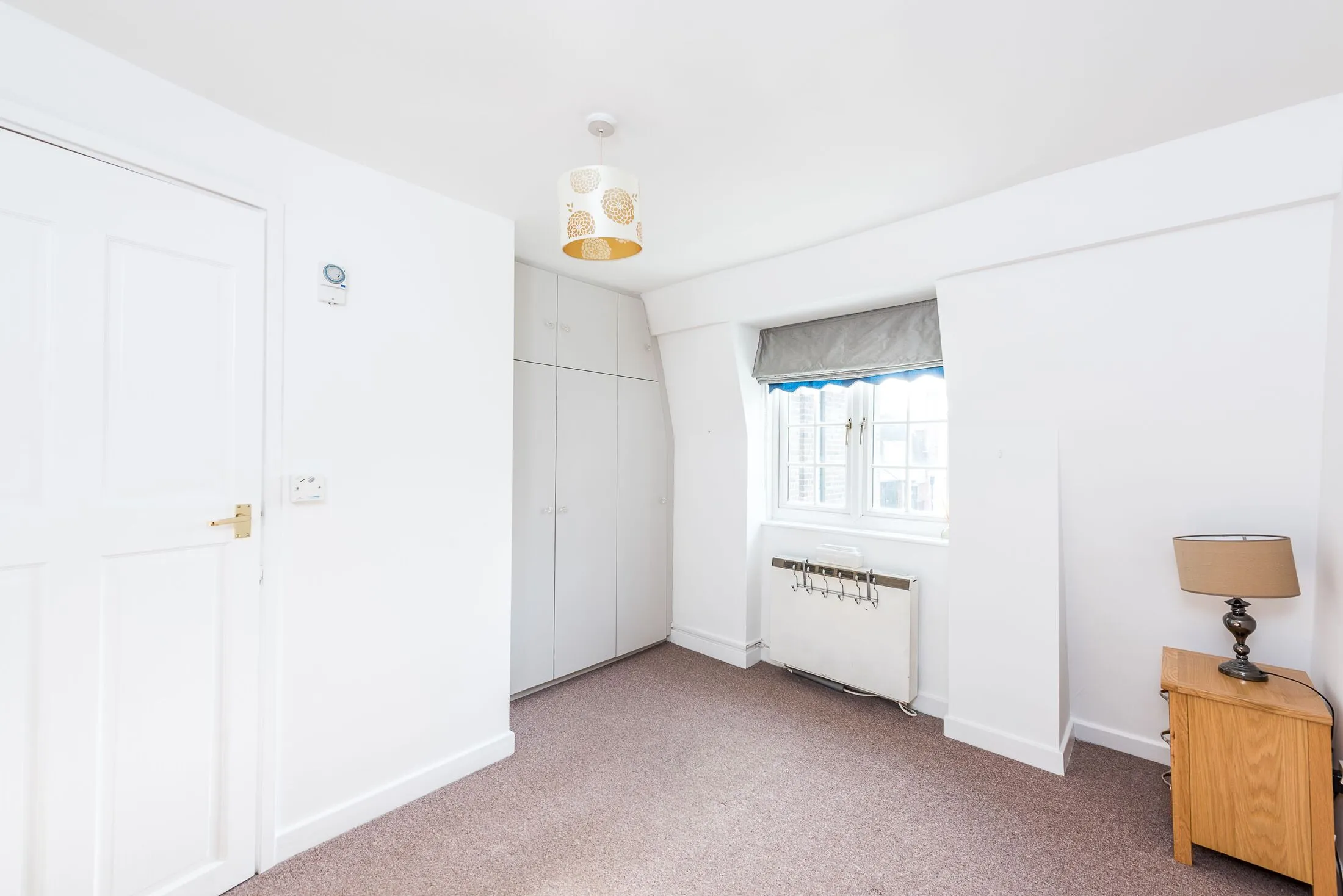 Flat Gatliff Road in City of Westminster