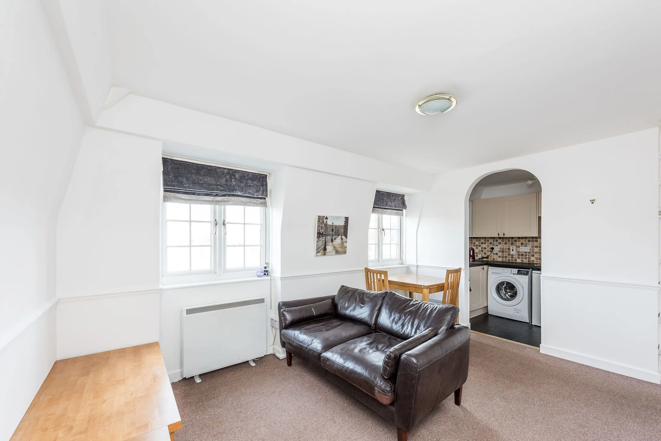 Flat Gatliff Road in City of Westminster