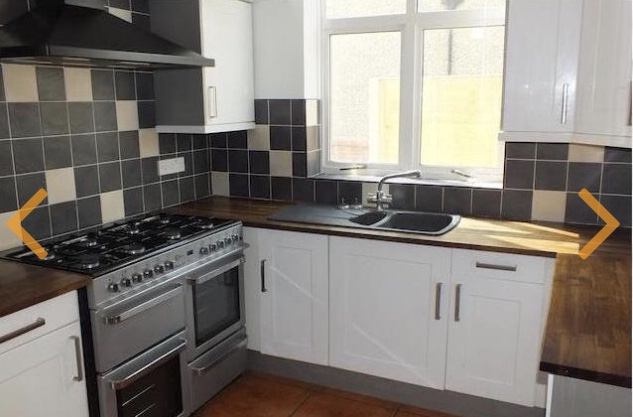 Room Churchfield Road in Poole