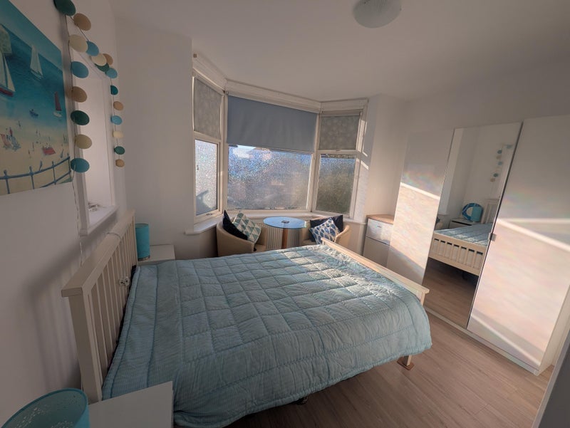Room Churchfield Road in Poole