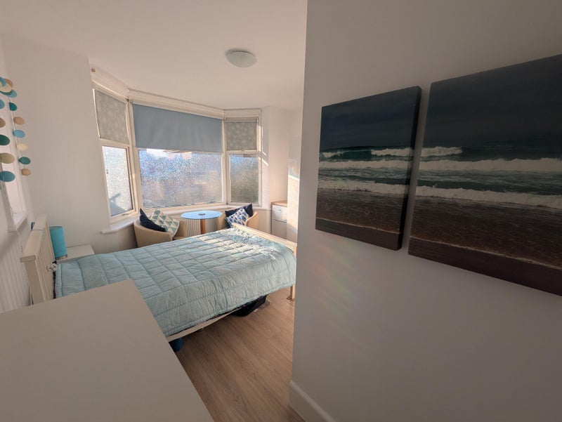 Room Churchfield Road in Poole