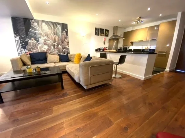 Flat Woolwich Road in Greater London