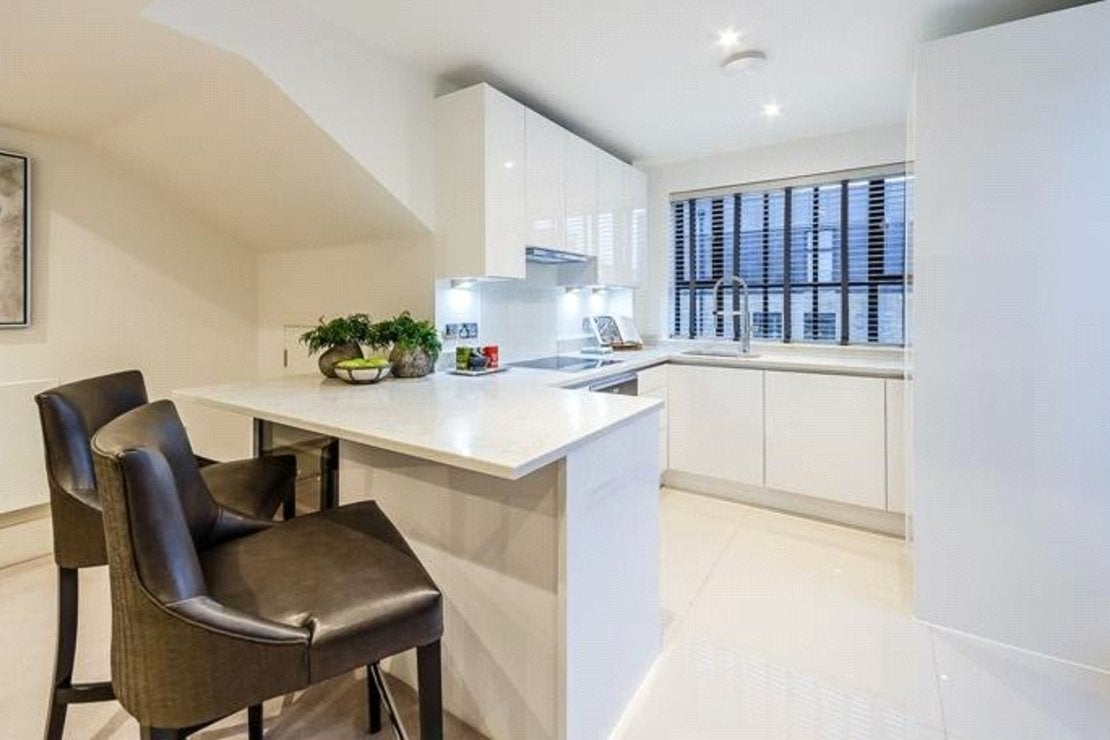 Flat Rainville Road in Greater London
