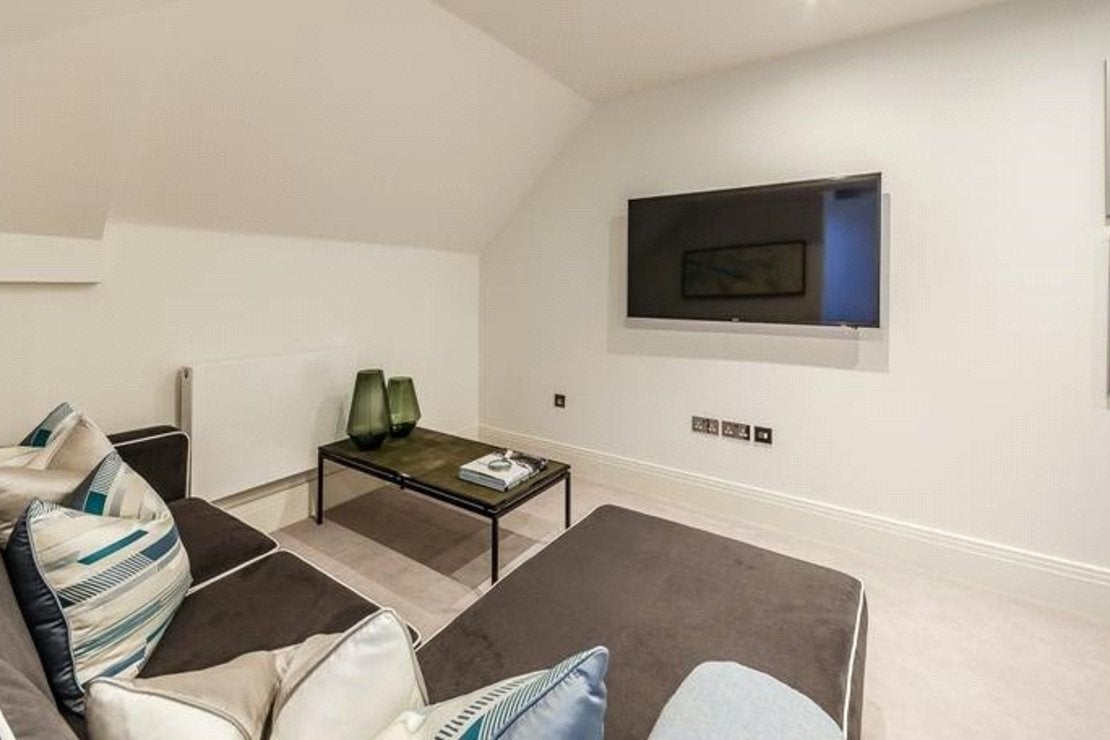 Flat Rainville Road in Greater London