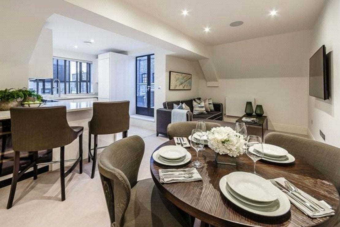 Flat Rainville Road in Greater London