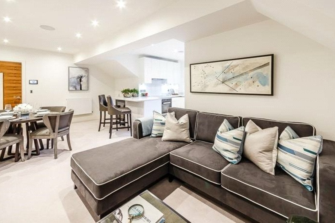 Flat Rainville Road in Greater London