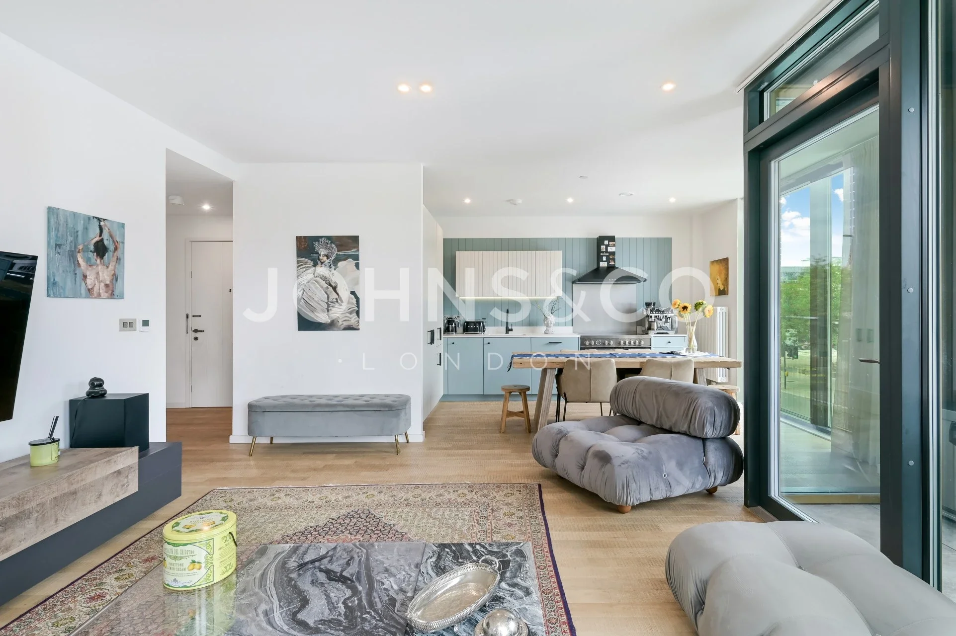 Flat Bradshaw Yard in Greater London