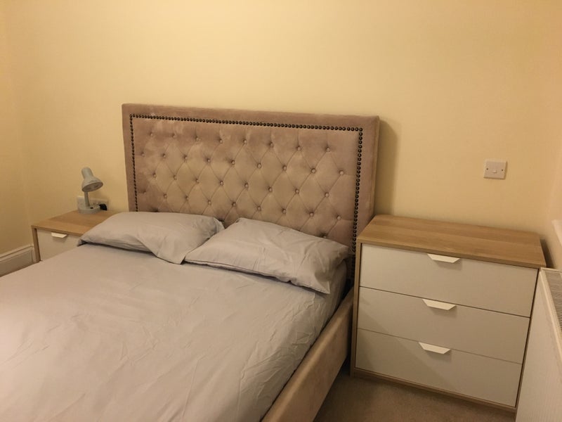 Room Grove Close in Slough