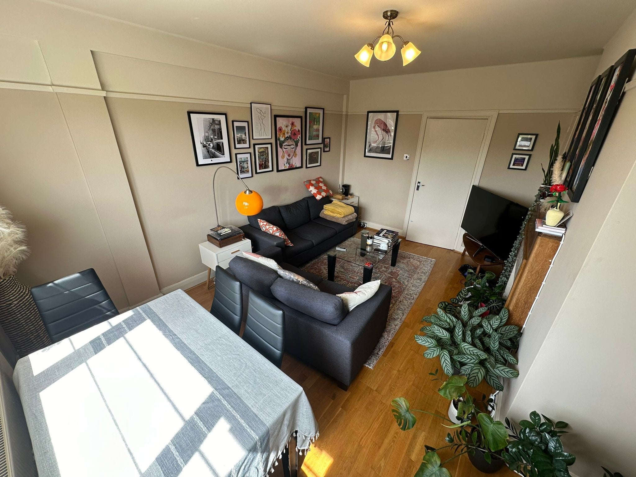 Flat West End Lane in Greater London