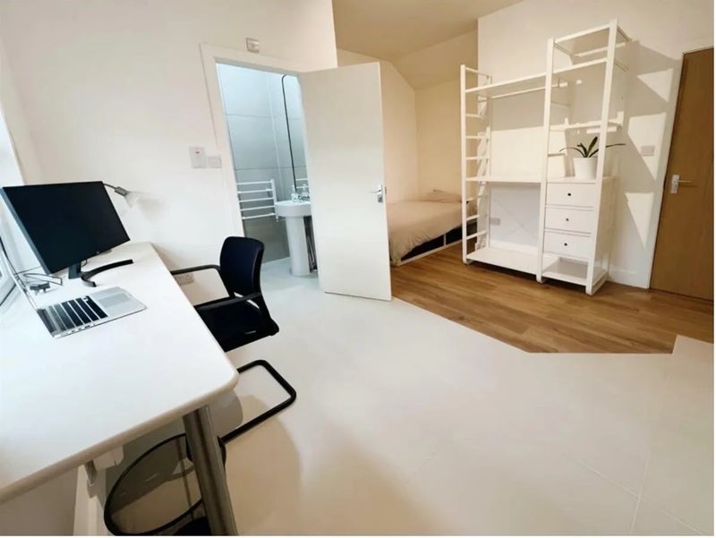 Room Gulson Road in Coventry