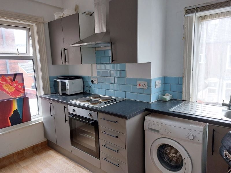 Room Mornington Road in Bolton