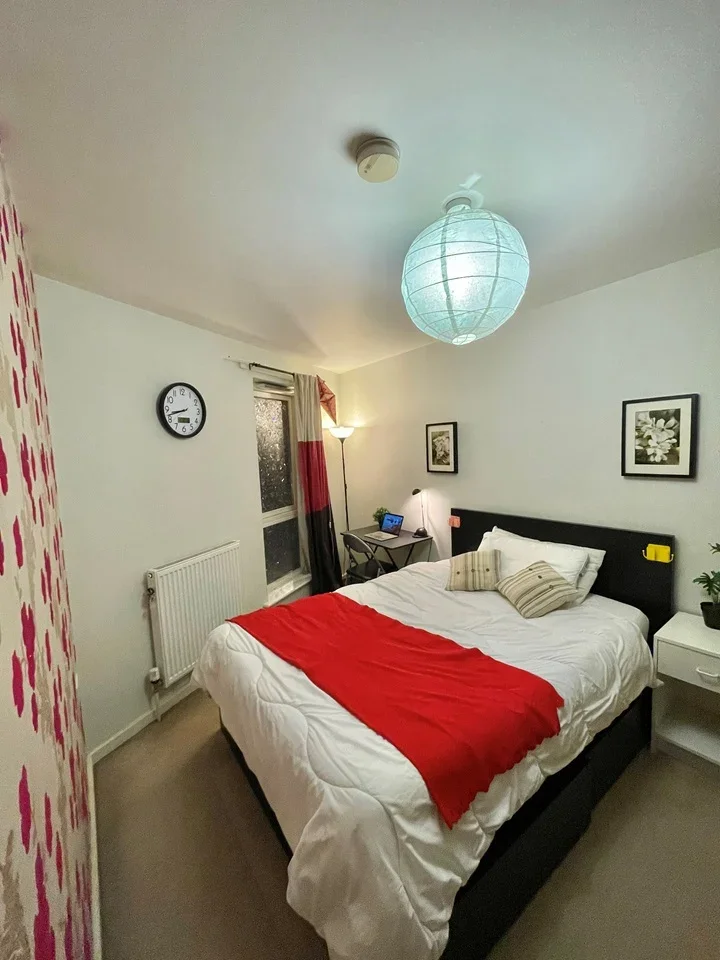 Room Repton Street in Greater London