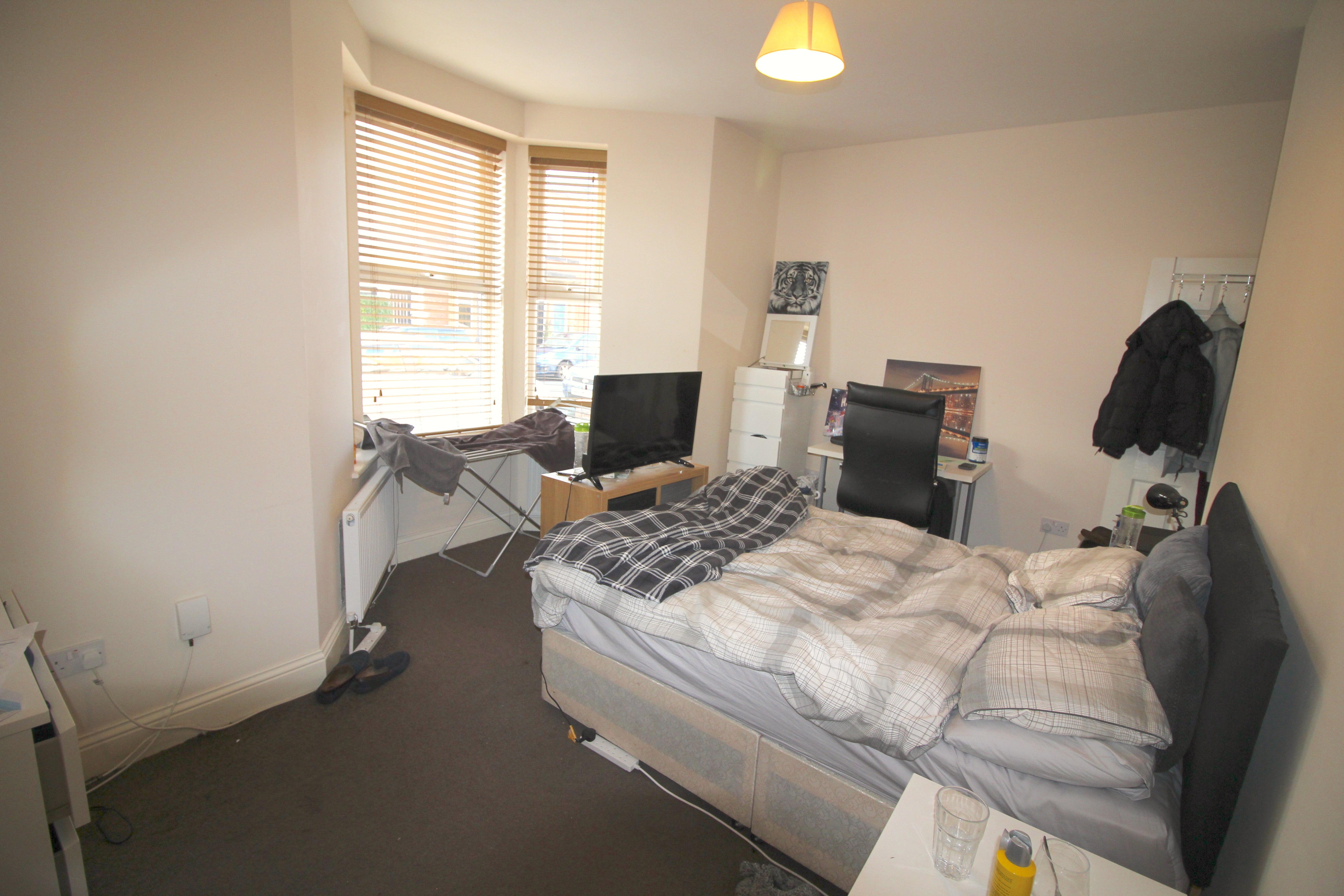 Flat Holmwood Grove in Newcastle upon Tyne