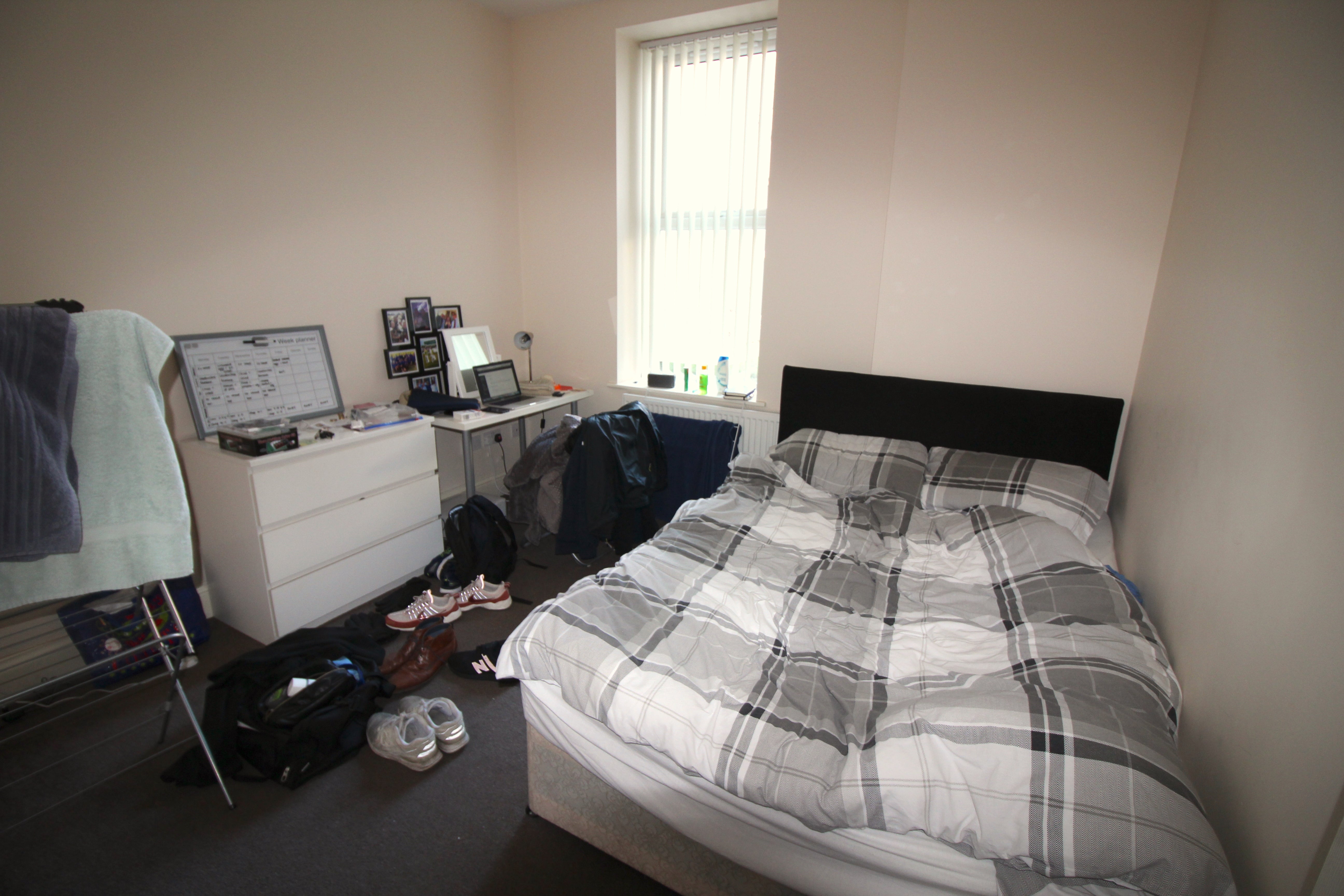Flat Holmwood Grove in Newcastle upon Tyne