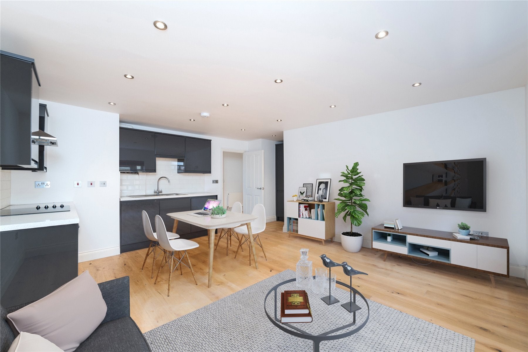 Flat Heather Place in Elmbridge