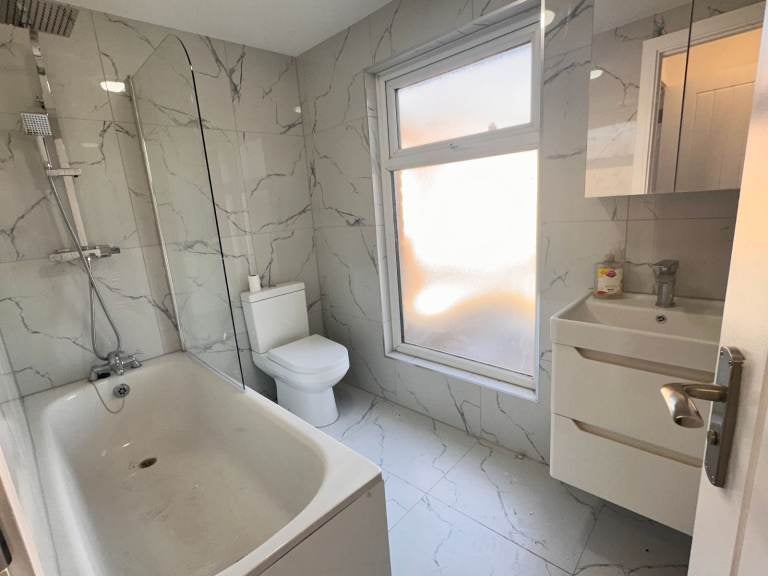Flat Brindley Close in Greater London